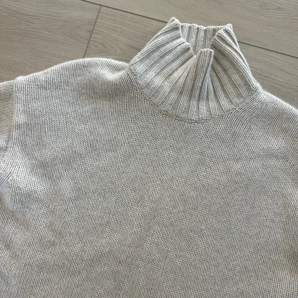 COS Women’s Chunky Pure Cashmere Turtleneck Sweater Size S - Picture 3 of 11